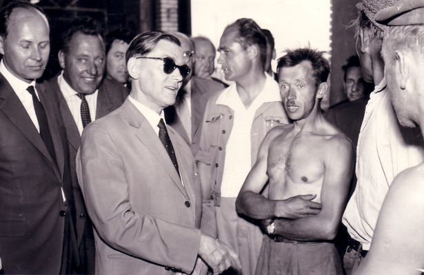 Wizyta Przewodniczącego Rady Państwa Aleksandra Zawadzkiego - budowa Kombinatu
