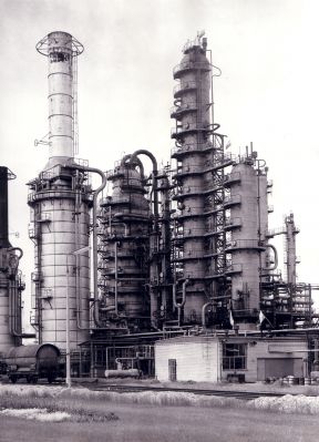 DRW I /Destylacja Rurowo-Wieżowa/
Pierwsza instalacja produkcyjna-pomnik, tu się wszystko zaczęło...obecnie wyłączona na trwałe z pracy
