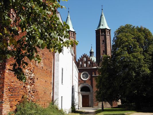 Płocka Katedra
Na zdjęciu widoczny jest budynek dawnego opactwa benedyktyńskiego.
Słowa kluczowe: Wzgórze Tumskie Katedra opactwo pobenedyktyńskie