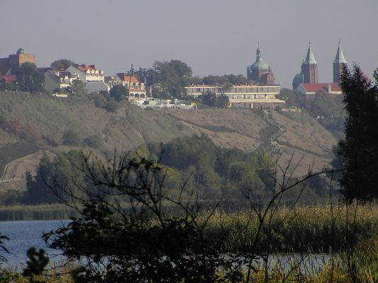 Widok na Hotel Starzyński, Wieżę Zegarową i płocką Katedrę
Słowa kluczowe: Wzgórze Tumskie Hotel Starzyński Wieża Zegarowa Katedra