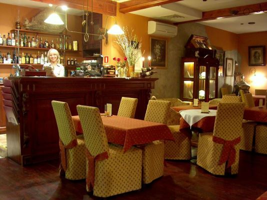 Restauracja Retro wnętrze
wiktor@donvictorio.com
Słowa kluczowe: restauracja, retro, starówka, stare miasto