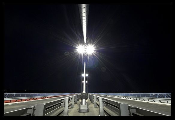 Nocny spacerek po nowym moście.
