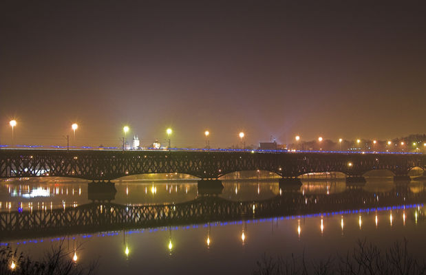 Most im. Legionów Józefa Piłsudskiego
a po moście jadą chłopcy radarowcy
