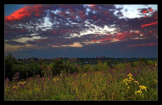 20.40 bye-bye czas poświecić na drugiej półkuli
zachodzące słońce nad Płockiem - widok od str. Popłacina
