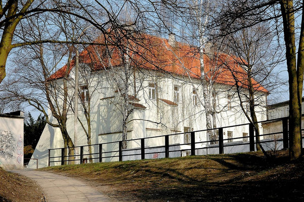 Dom Pod Trąbami.
Widok od ul. Mostowej.
