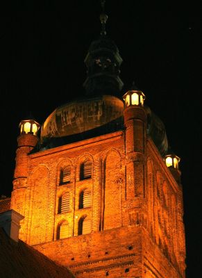 Wieża Zegarowa .
Słowa kluczowe: Zdjęcie zrobione bez statywu.