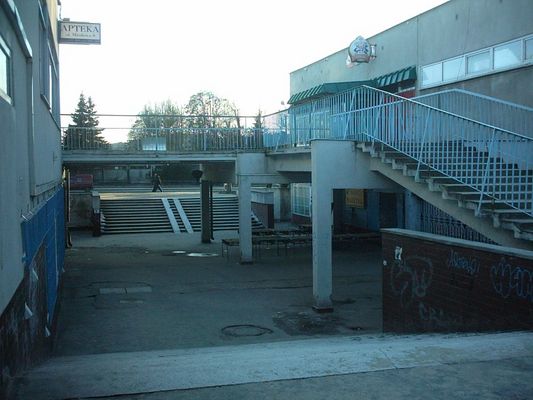 "Centrum Handlowe" przy ul. Miodowej
