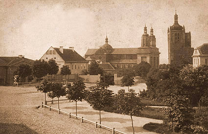 Katedra przed przebudową 1900r. Inne wieże.
Katedra przed przebudową 1900r. Proszę zwrócić uwagę na inne wieże.
