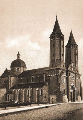 Front Katedry 1905r
Front Katedry 1905r
