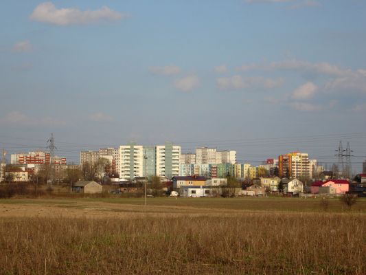 Kolorowe osiedle
Może za kilka lat całe podolszyce bedą tak wyglądać. Zupełnie inaczej to wygląda, niż te szare PRL-owskie betony. Ale pewnie jeszcze wiele wody upłynie w Wiśle zanim wyremontują mój blok. :)
