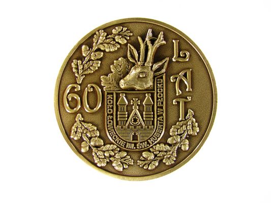 Medal okolicznościowy z okazji 60-lecia istnienia Koła Łowieckiego Im. Św. Huberta w Płocku
Awers
Słowa kluczowe: www.swhubert.com.pl