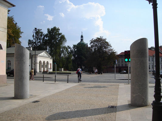 Dwa słupy.
Czy komuś to się podoba?
