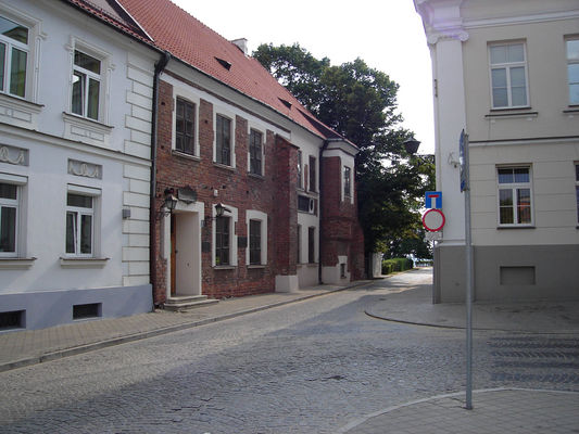 Kamieniczki koło sądu.
