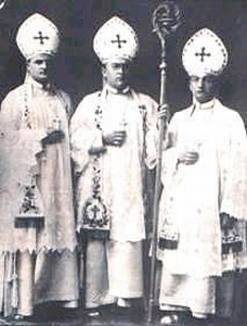 Pierwsi biskupi mariawiccy
Roman M. Jakub Próchniewski (1872 - 1954)
Jan M. Michał Kowalski (1871 - 1942)
Leon M. Andrzej Gołębiowski (1867 - 1933)
Słowa kluczowe: mariawici