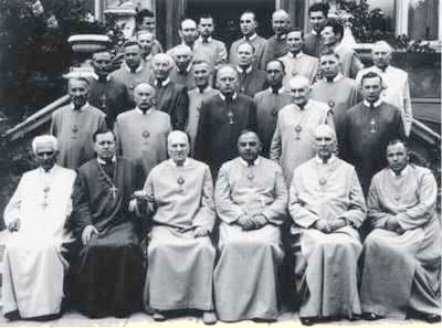 Mariawici
Biskupi i kapłani 30 czerwca 1960 roku.
Słowa kluczowe: mariawici