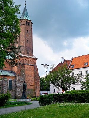 Katedra i opactwo
najdostojniejsze budowle na Tumskim Wzgórzu.
