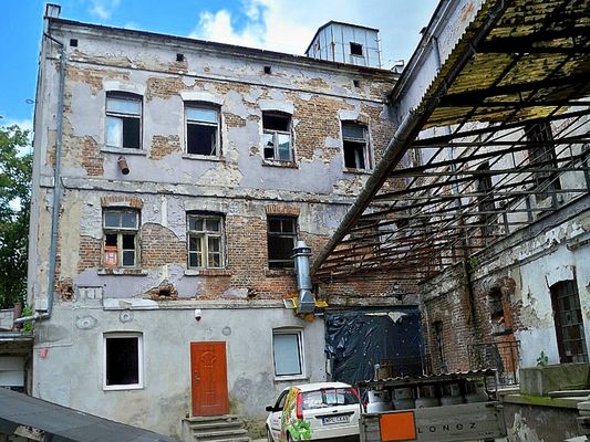 Stary młyn przy ul. Bielskiej
Część parteru jeszcze żyje.
