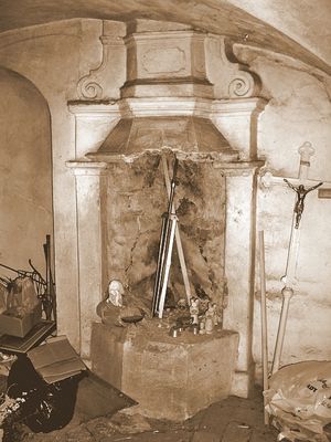 Miszewo Murowane - kościół
Barokowy kominek, w dawnym gotyckim skarbcu obecnie spełniającym funkcje lamusa.
Słowa kluczowe: Miszewo Murowane