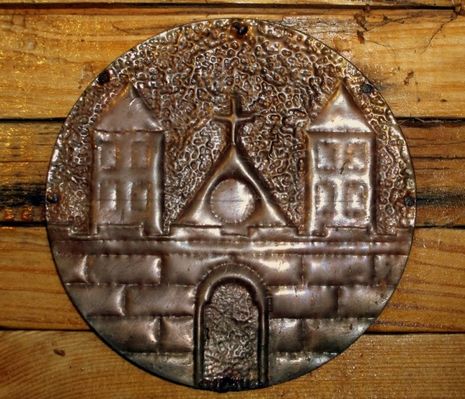 Herb Płocka
Znaleziony na okiennicy chatki w Ziewanicach (okol. Łodzi).
