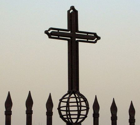 Detal ze Skarpy
Krzyż nabramny przy kościele.
