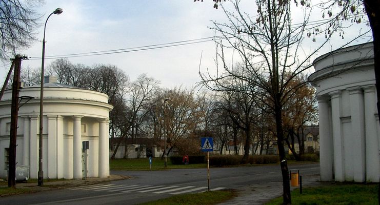 Rogatki Dobrzyńskie
Niegdyś rogatki miasta - obecnie prawie centrum.
Słowa kluczowe: rogatki dobrzyńskie