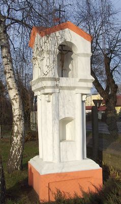 Kapliczka u zbiegu ulic Dobrzyńskiej i Kazimierza Wielkiego
