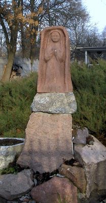 Kapliczka w ogrodzie
Kto wie gdzie? (Skarpa - Dobrzyńska)
