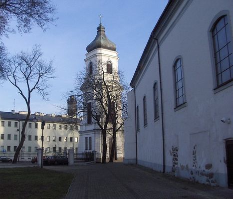 Fara - Dzwonnica z fragmentami
Dzwonnica, fragment fary i fragment ratusza.
