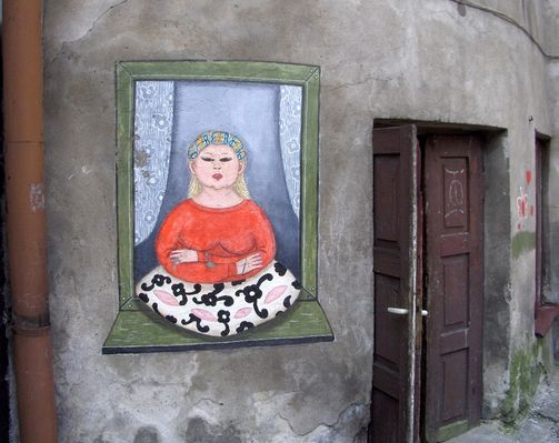 Pomalowany Hotel Angielski
Panienka z okienka - malunek z podwórka.
Słowa kluczowe: Tumska