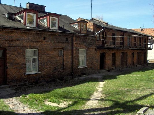 Mroczne podwórko II
Ulica Kościuszki obok książnicy.
