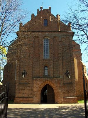 Łęg Probostwo
Gotycki kościół św. Katarzyny z 1409 roku - frontowa fasada.
Słowa kluczowe: Łęg Probostwo