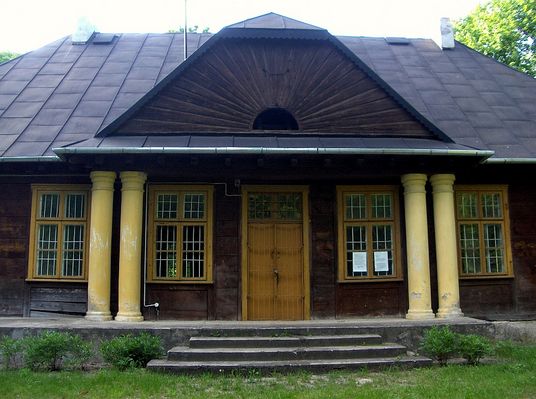 Podgórze - Parcele
Dwór - czterokolumnowy ganek.
Słowa kluczowe: Podgórze