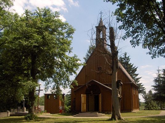 Rębowo
Zabytkowy zespół kościelny.
