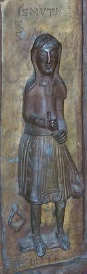 DRZWI PŁOCKIE - detal
Mistrz Waismuth trzymający narzędzie odlewnicze.
Słowa kluczowe: drzwi płockie