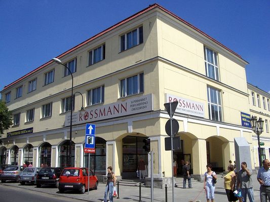 Teraz "Rossmann"
Kiedyś PDT i DT "Centrum"
