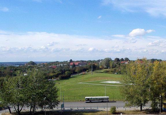 Lądowisko
Lądowisko śmigłowców przy szpitalu na Winiarach.
Słowa kluczowe: Płock Winiary