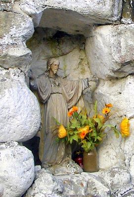 Studzieniec
Figurka Chrystusa w przydrożnej kapliczce, zbudowanej z polnych kamieni.
Słowa kluczowe: Studzieniec