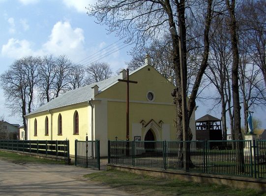 Korzeń
Kościół św. Walentego, na kościół zaadaptowano spichlerz z XIX wieku.
Słowa kluczowe: korzeń