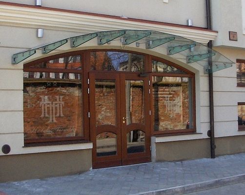 "Zamurowany"
Hotel Tumski przy ul. Piekarskiej.
