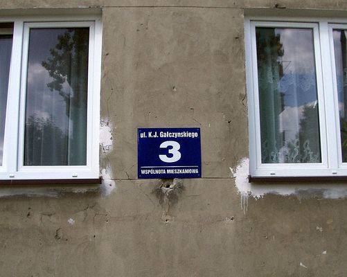 Zagadkowy inicjał
Jot, ciekawe jakie imię wspólnota ukryła pod tą literą - January, Jeremi, Jan?
