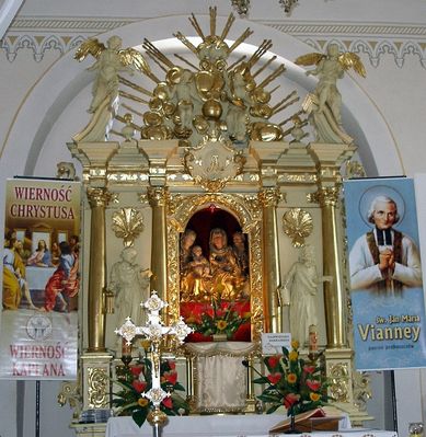 Kobylniki
Barokowy ołtarz główny z 1725 r. z rzeźbą św. Anny Samotrzeciej
Słowa kluczowe: Kobylniki