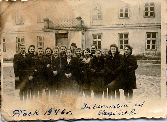 Zatrzymane w kadrze 1946
Może ktoś kogoś rozpozna?
