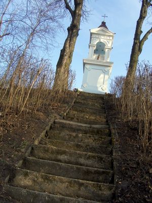 Schody do kapliczki
Wyszło trochę krzywo.
