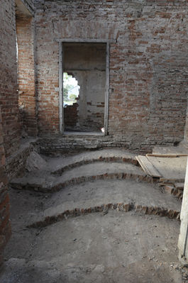 Remont pałacu w Studzieńcu
Pałac w Studzieńcu doczekał się nowego właściciela i remontu. Po remoncie ma być w nim posiadłość prywatna. Na zdjęciu widoczne sklepienie sufitu piwnicy które było pod podłogą parteru.
Słowa kluczowe: remont pałac studzieniec