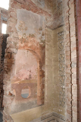 zabytkowy fresk
Pałac w Studzieńcu doczekał się nowego właściciela i remontu. Po remoncie ma być w nim posiadłość prywatna. Na fotografii fragment zabytkowego fresku który uległ skuciu lecz przedtem wykonawca remontu dokonał dokumentacji fotograficznej.
Słowa kluczowe: remont pałac studzieniec