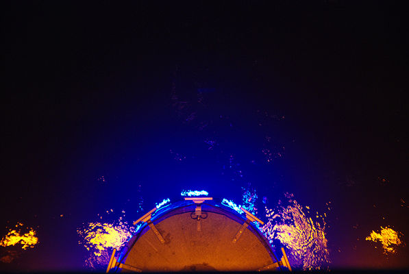 w aureoli
widok z mostu na jego filar i odbijające się wiadomo co i wiadomo w czym ;-)
Słowa kluczowe: most legionow plock wisla 