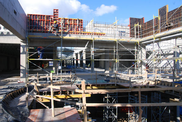 Galeria Mosty wnętrza
Taras na piętrze od strony wejścia przy ul. Bielskiej
Słowa kluczowe: galeria mosty prace budowlane