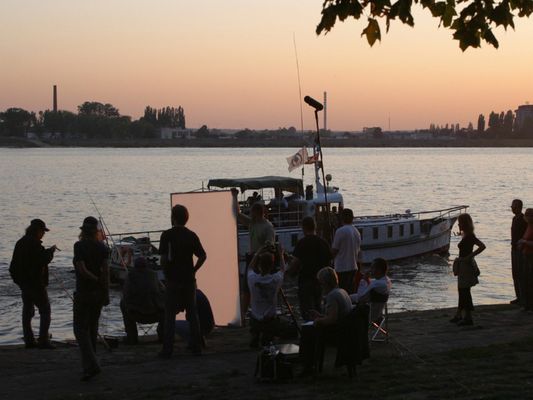 plan filmowy
scena z filmu dublerzy w tle statek i zachodzące słońce
Słowa kluczowe: film dublerzy płock