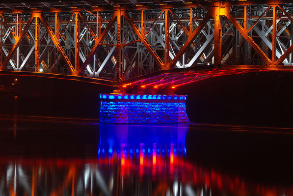 Drugi filar z tamtej strony
Drugi filar od Radziwia, 30XII08 po 17:00
Słowa kluczowe: most legionow plock wisla drugi filar