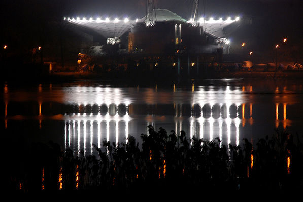 Płockie UFO 
Płockie UFO widziane z Radziwia 
Słowa kluczowe: amfiteatr ufo plock 